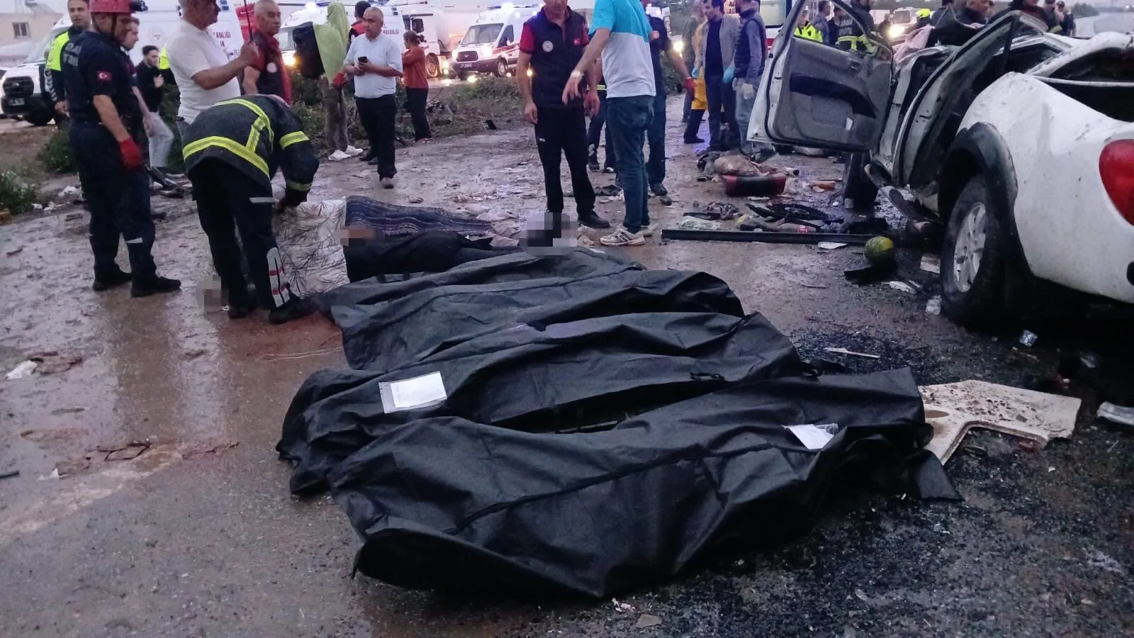 Mersin'de Zincirleme Trafik Kazası: Yaralılar Var!